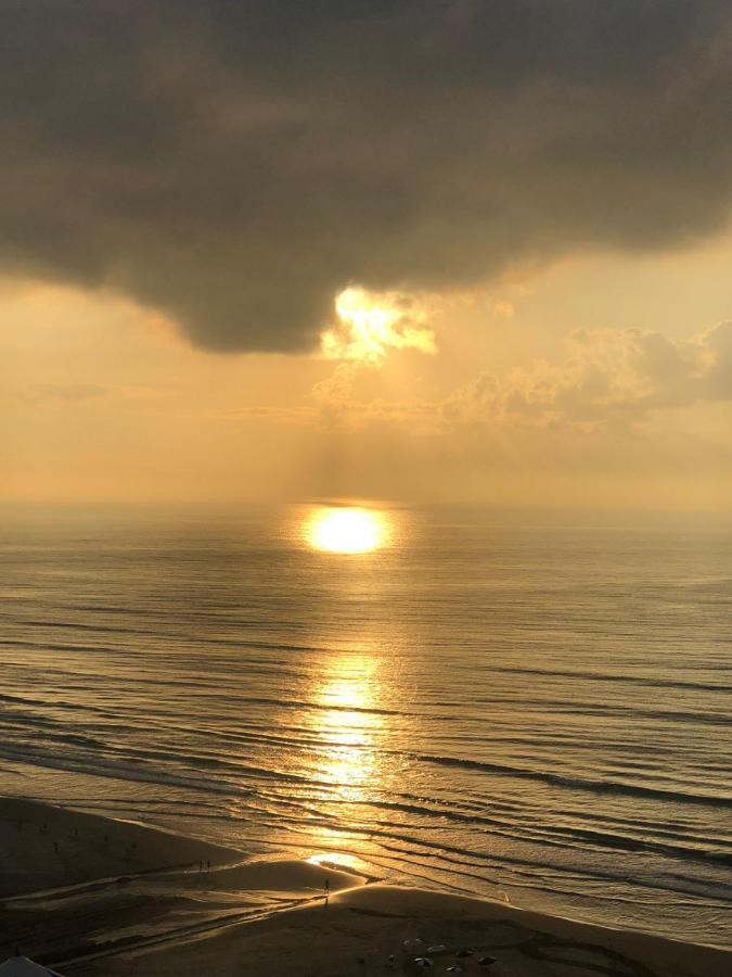 Lindo Apto Pe Na Areia Frente Mar * Praia Grande (Santos)